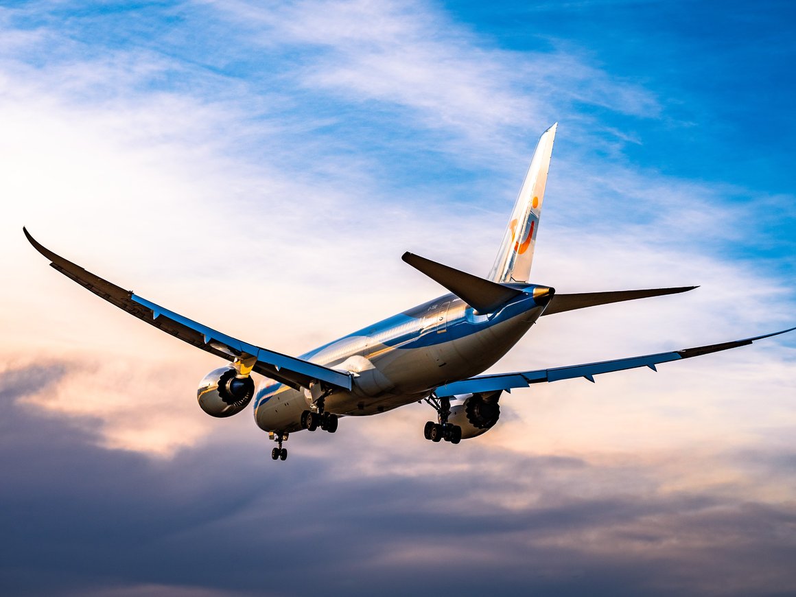 Boeing снизил прогнозы по поставкам новых самолетов и по пассажиропотоку