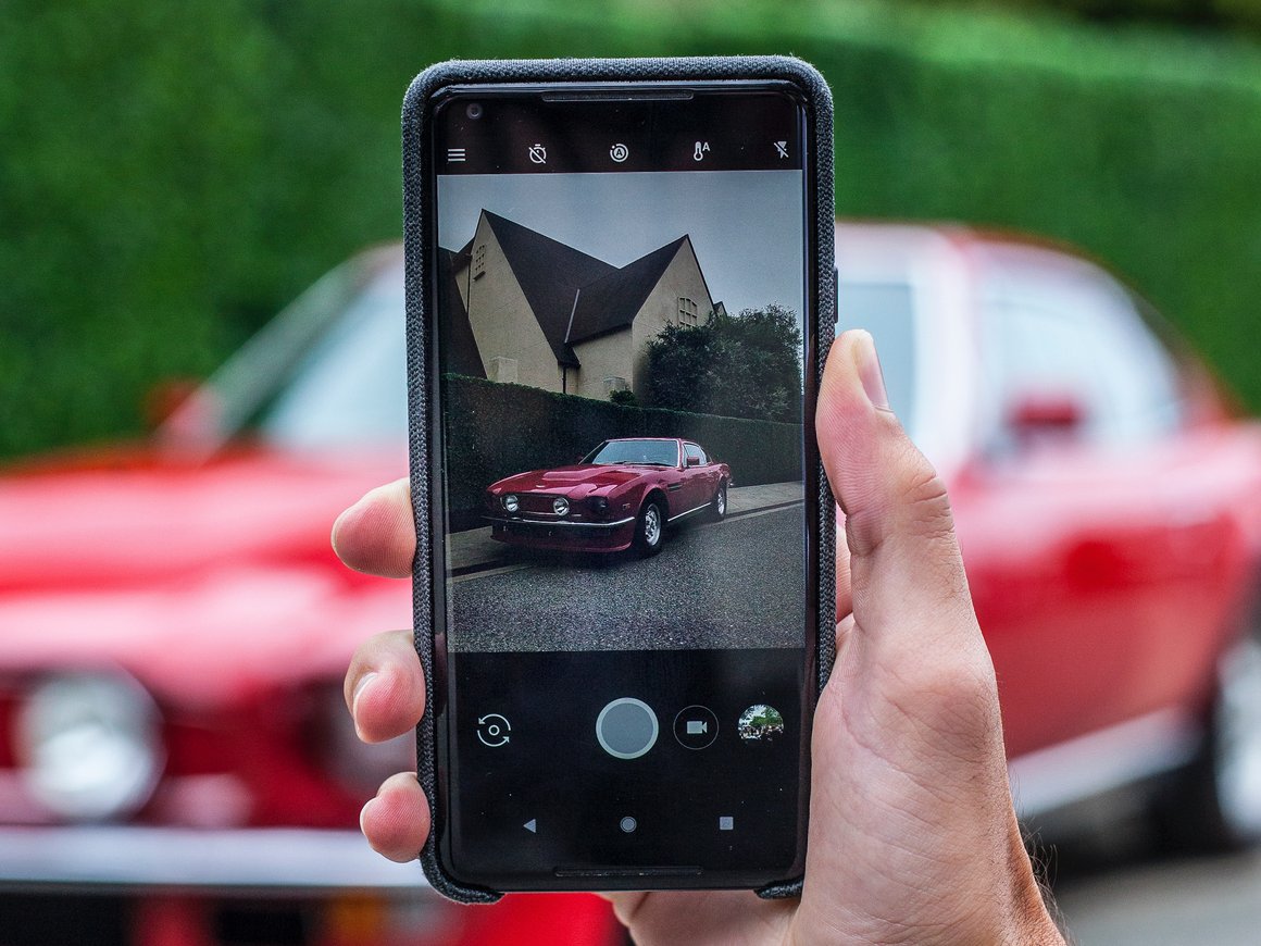 Умная камера «Яндекса» научилась распознавать еду, машины и уравнения