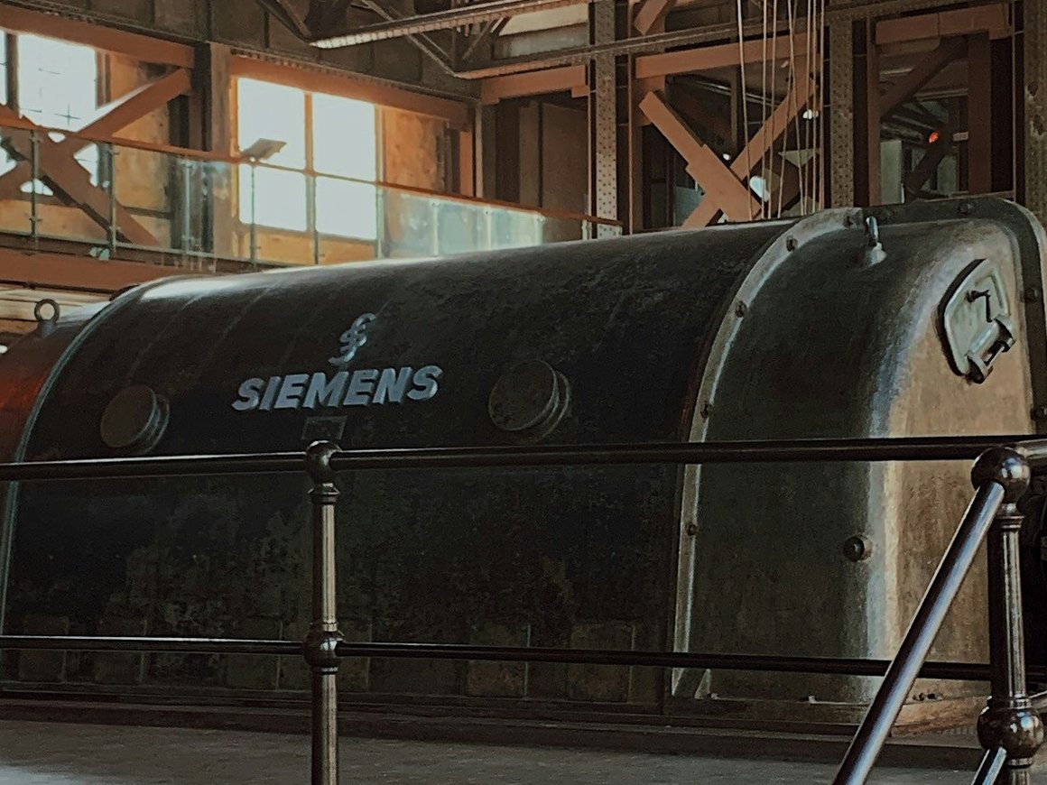 «Сименс» стал «Системс» — ЕГРЮЛ