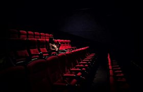 Кинотеатры после апрельских убытков вернулись к пиратскому показу голливудских премьер