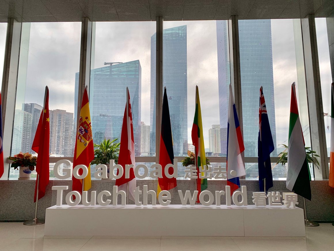 Запаситесь деньгами, приготовьтесь к тайфуну и забудьте о слове «нет»: как провести мероприятие в Китае