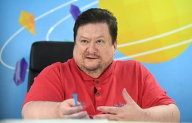 «Чтобы понять, что такое бизнес, заплатите сотрудникам со своей кредитки», — интервью с Дмитрием Комиссаровым
