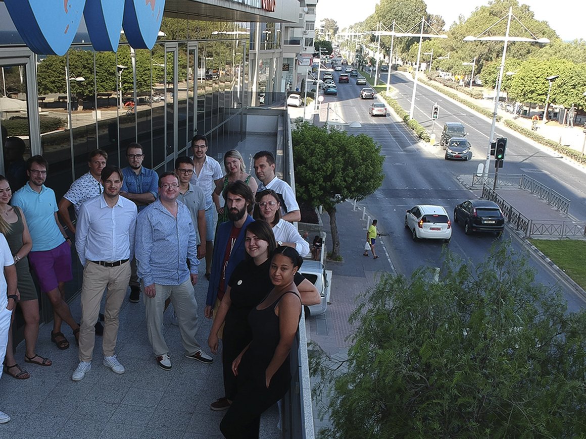 «Вся команда летела одним самолетом. В это время инвесторы пили валерьянку». Как мы переехали работать на Кипр