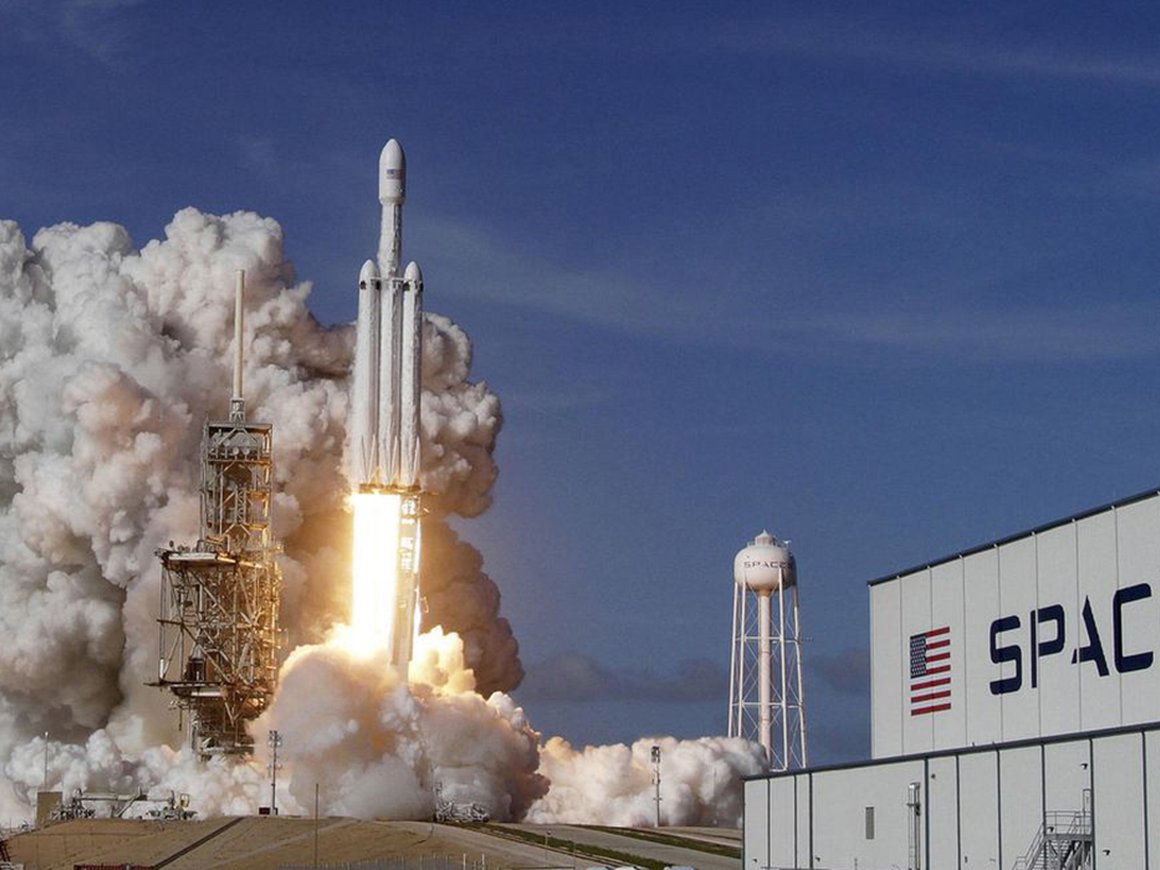 «Falcon Heavy и продолжение пусков Falcon 9 оставляют российским ракетам очень небольшую нишу»