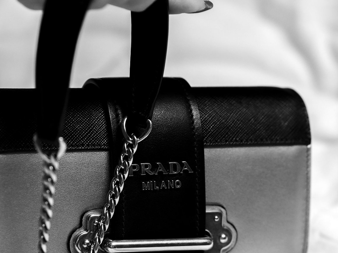 Стартап Ex-bags по перепродаже люксовых сумок привлек 25 млн рублей инвестиций