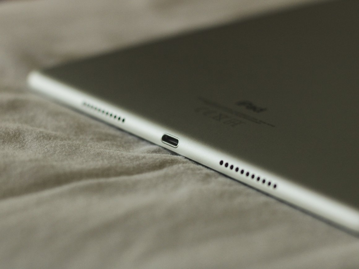 Бизнес предложил запретить параллельный импорт смартфонов и ноутбуков