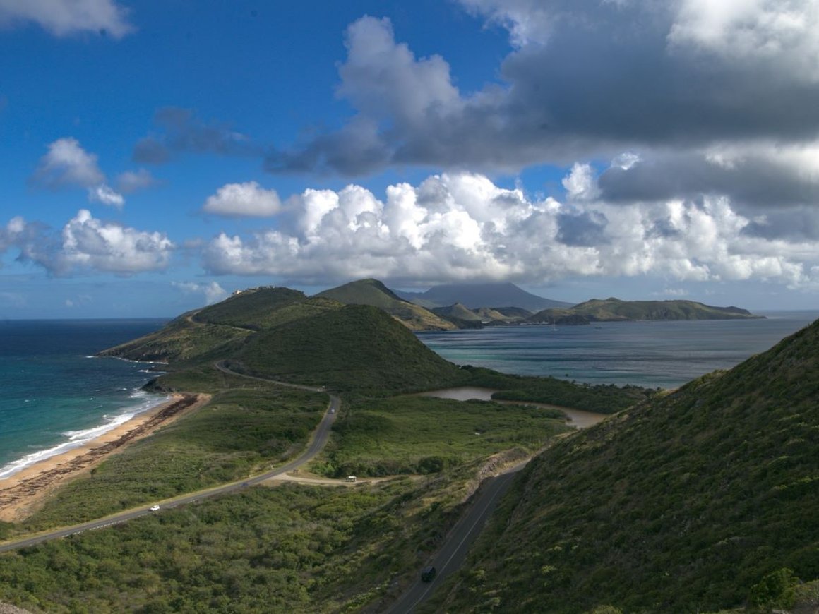 Гондурасу грозит банкротство из-за судов с инвесторами
