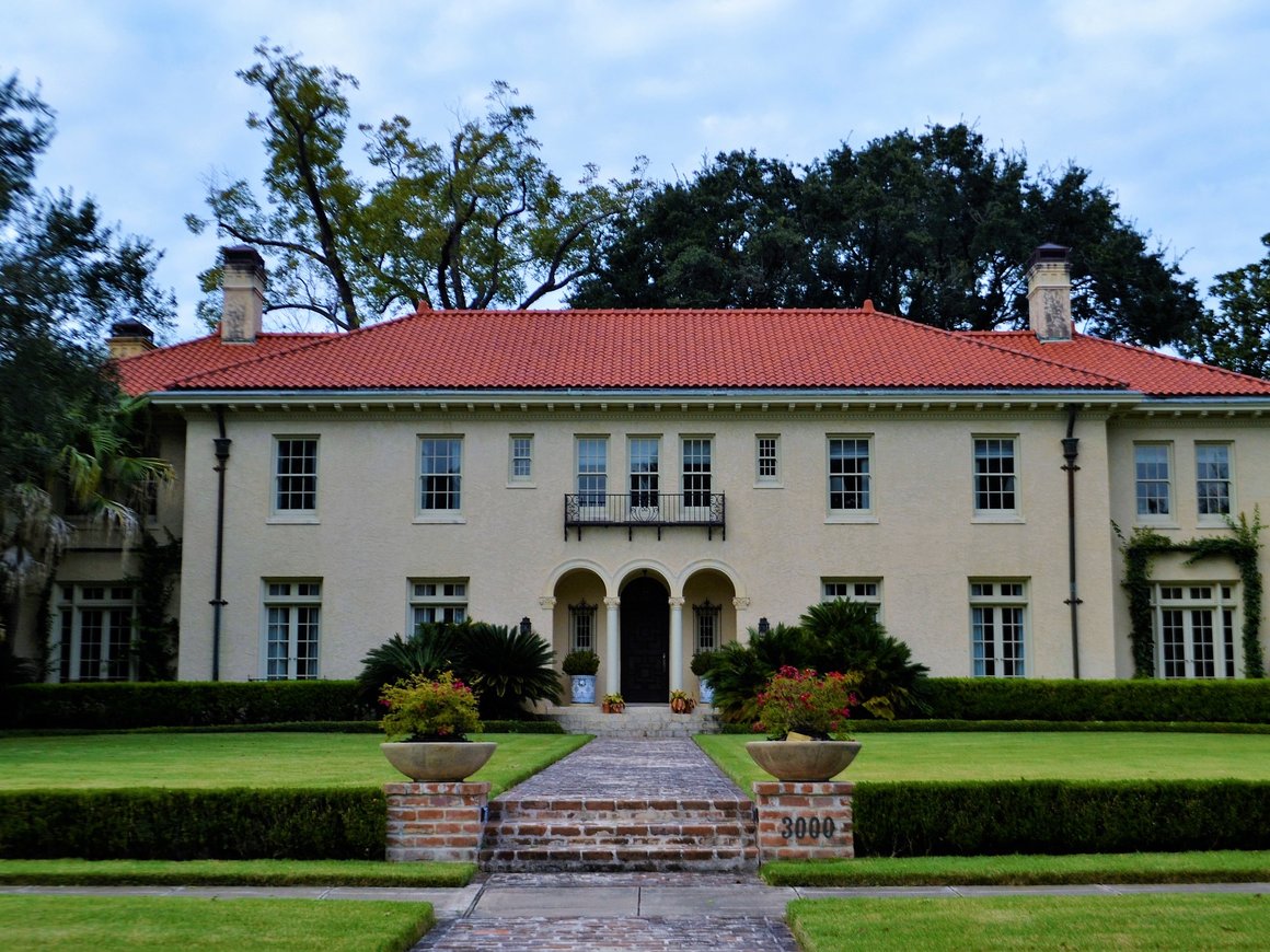 Названы пять вакансий мая с самой высокой зарплатой