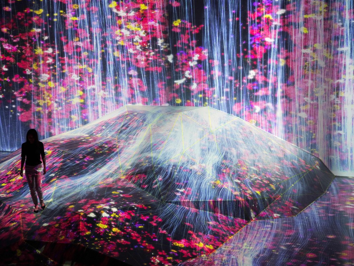 Внутри японского музея цифрового искусства