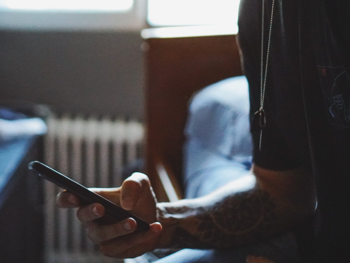 Как не остаться без связи в чрезвычайной ситуации: памятка от МЧС