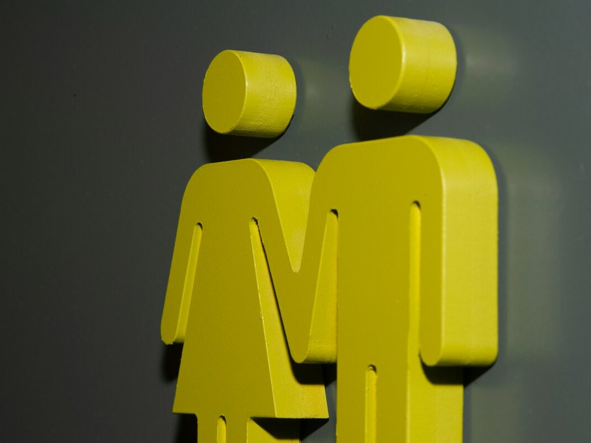 Мужчины в России зарабатывают в 1,5 раза больше женщин — Росстат