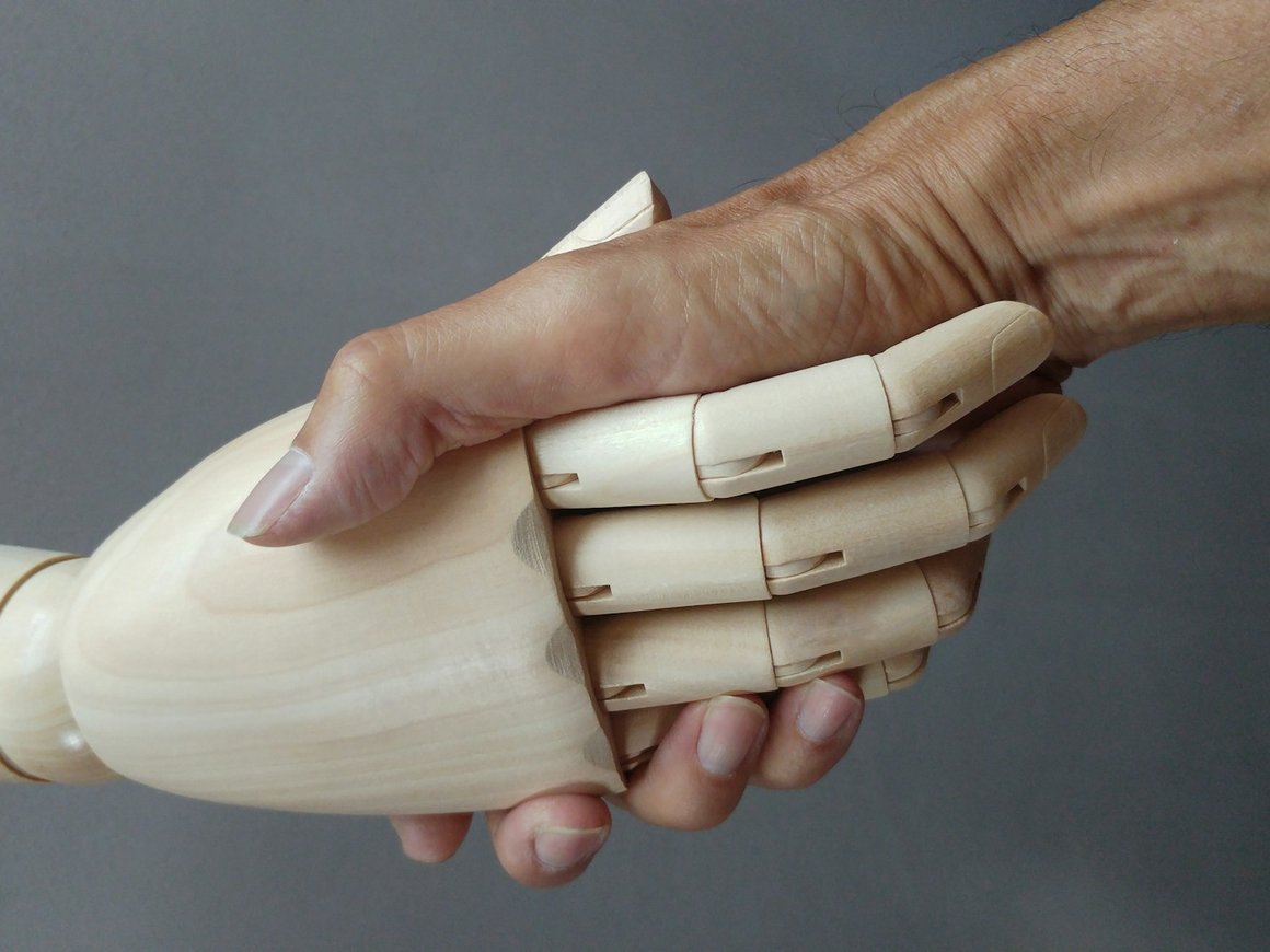 Neuralink протестирует нейроинтерфейс для управления роборукой