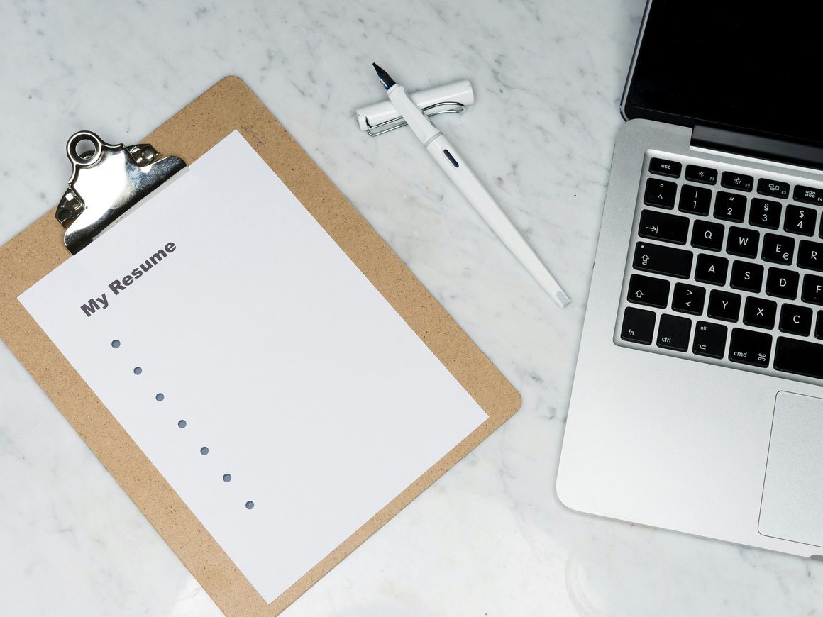 50% россиян сталкиваются с трудностями при составлении резюме