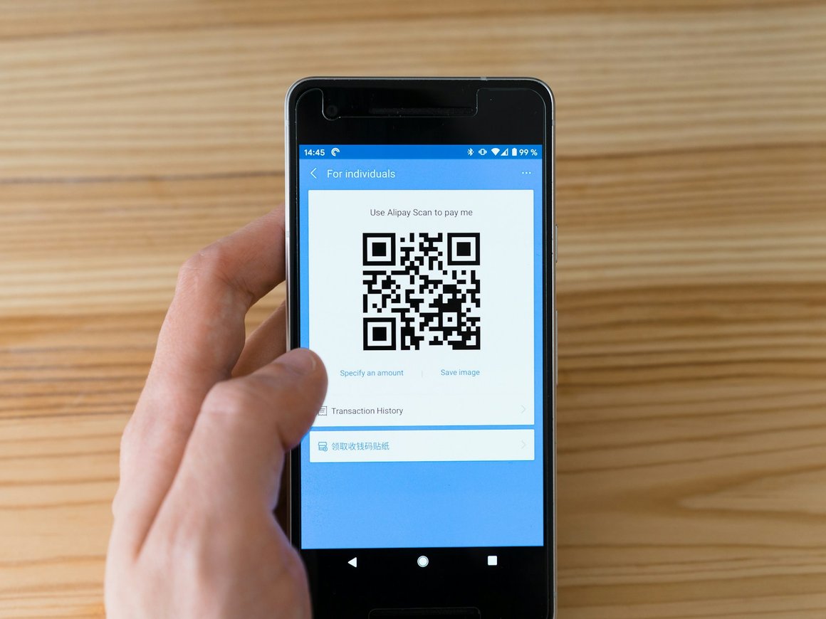 Банк России предложил передать управление единым QR-кодом «равноудаленному оператору»