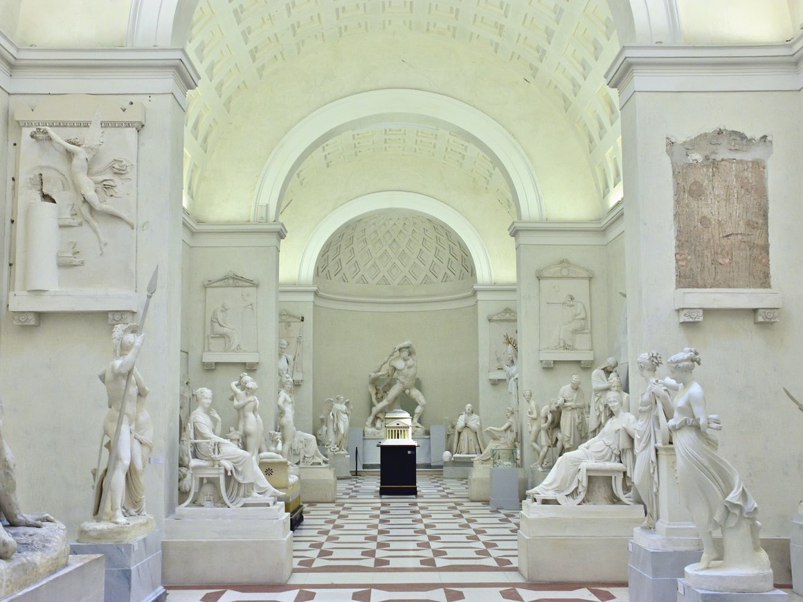 Экскурсию для посетителей исторического парка в Самаре провел робот