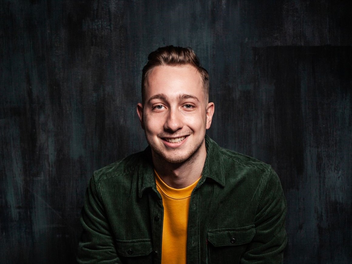 «Я всех доставал, говорил “давайте” и брал ответственность на себя». Как стать совладельцем компании с долей в $1 млн в 23 года