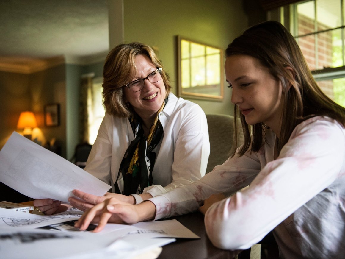 «Никаких разговоров о работе за столом». Когда дети и родители ведут совместный бизнес