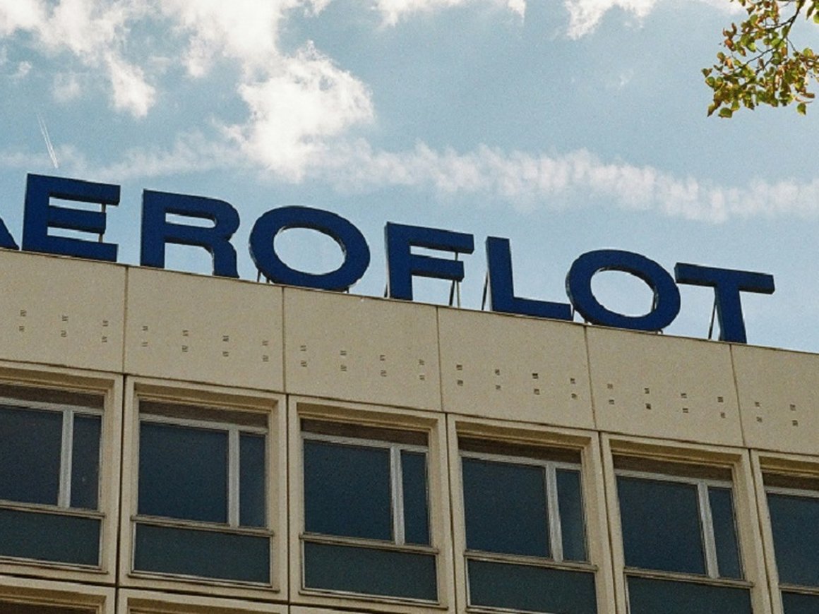 «Аэрофлот» хочет на 30% повысить зарплату бортпроводникам