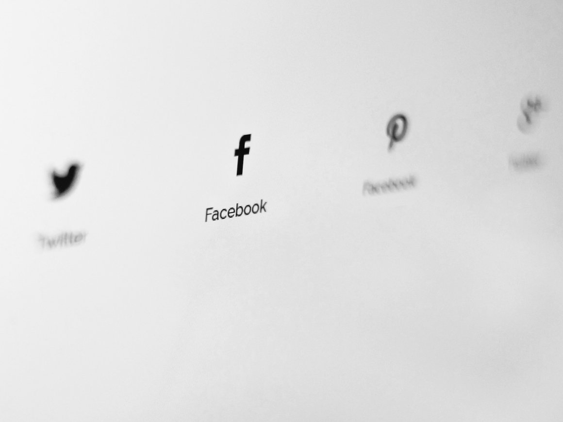 Россиянам предстоит регистрироваться в соцсетях через портал госуслуг