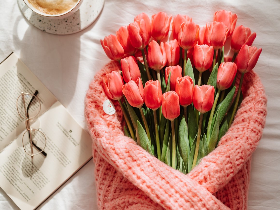 Большинство россиян собираются потратить на 8 марта до 5 тыс. рублей и отмечать дома — опрос