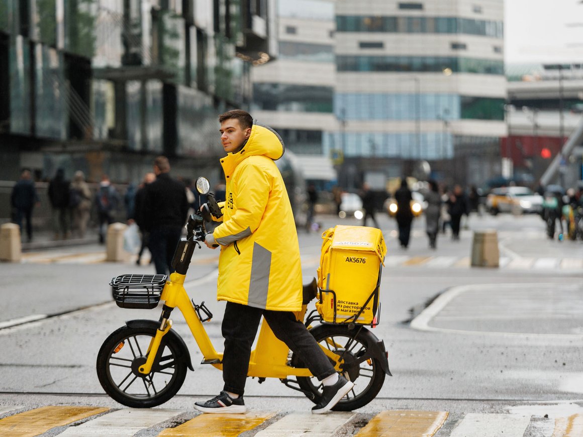 Рост рынка курьерских услуг замедлился вдвое
