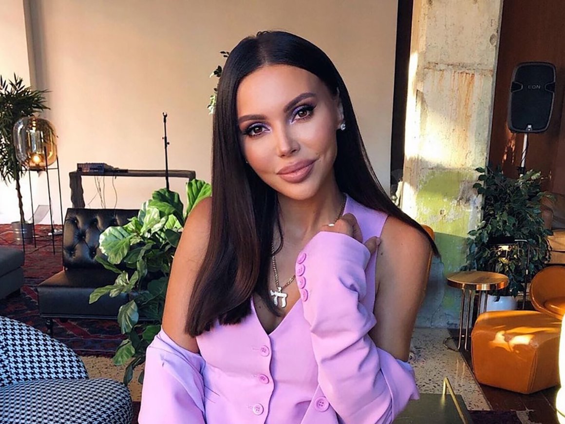 ФНС приостановила операции по счетам компаний блогера и модели Оксаны Самойловой