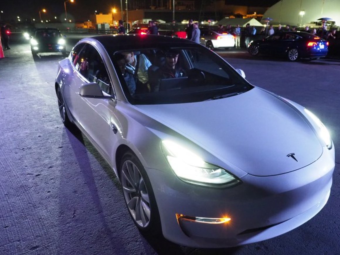 Tesla сорвала план по выпуску «бюджетной» Model 3