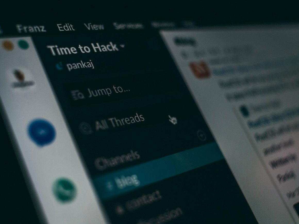 Мессенджер Slack уличили в использовании переписок пользователей для обучения ИИ