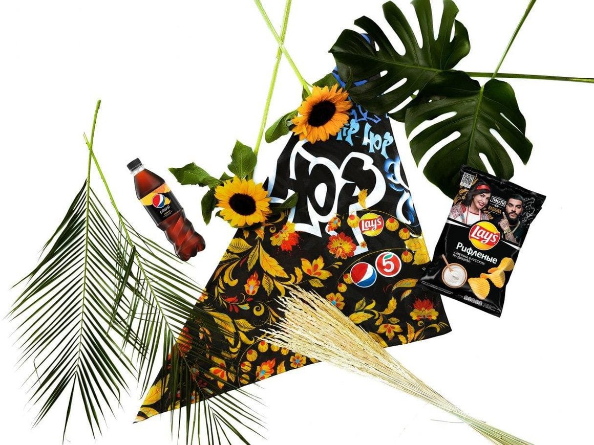 Pepsi, Lay’s и «Пятерочка» выпустили коллекцию платков