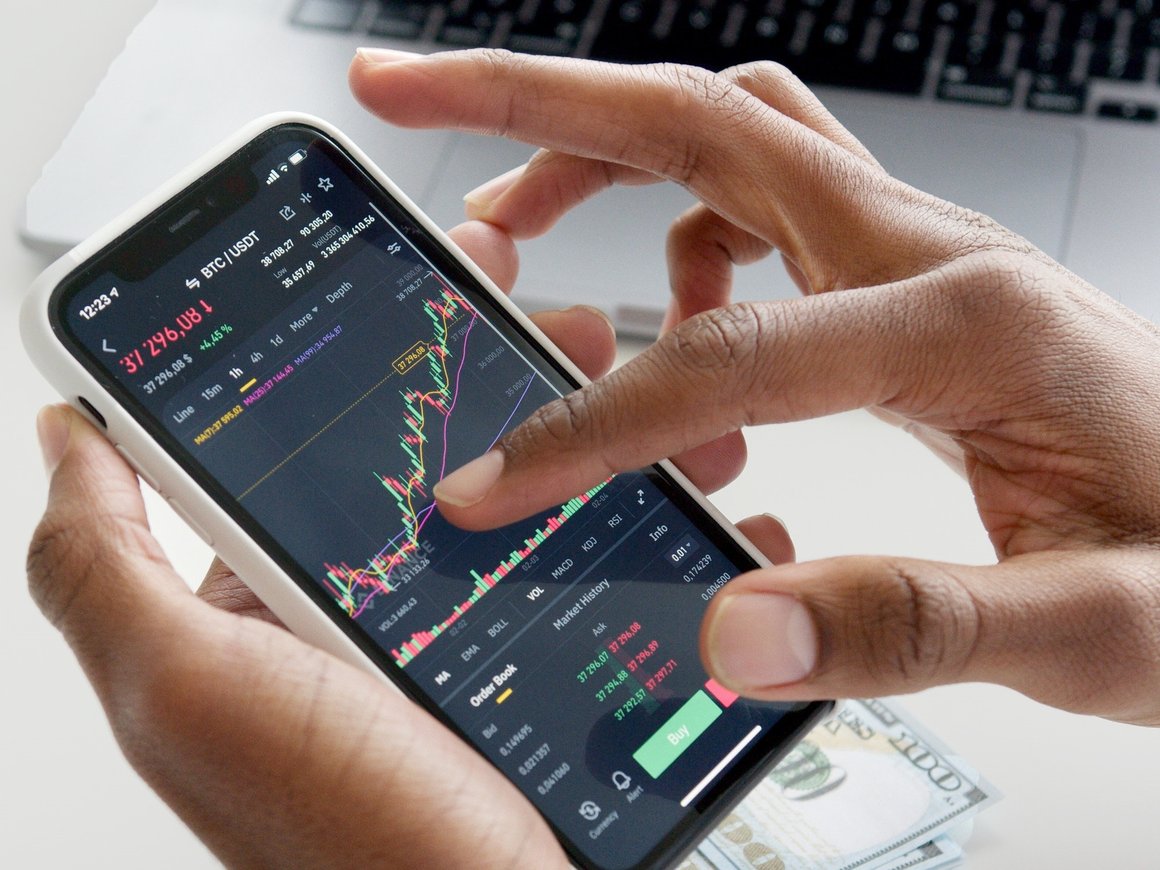 Неквалифицированных инвесторов не «отлучат» от сложных финансовых продуктов