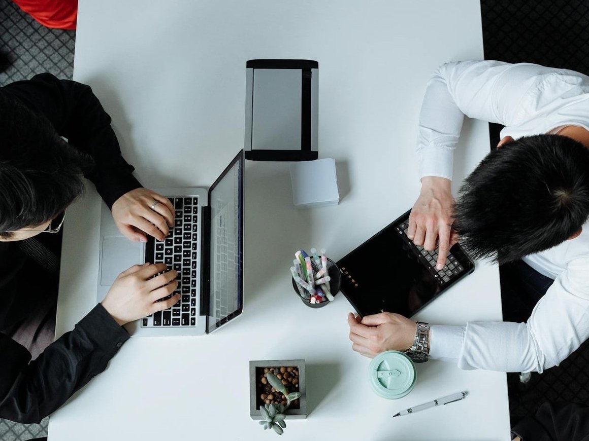 «Проклятие 35 лет»: почему китайские технологические компании нанимают только молодежь