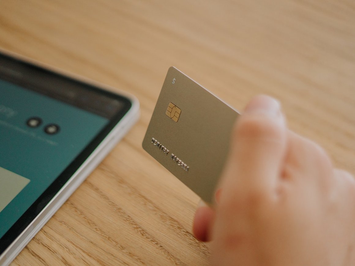 Мошенники изобрели новый способ кражи денег с банковских карт