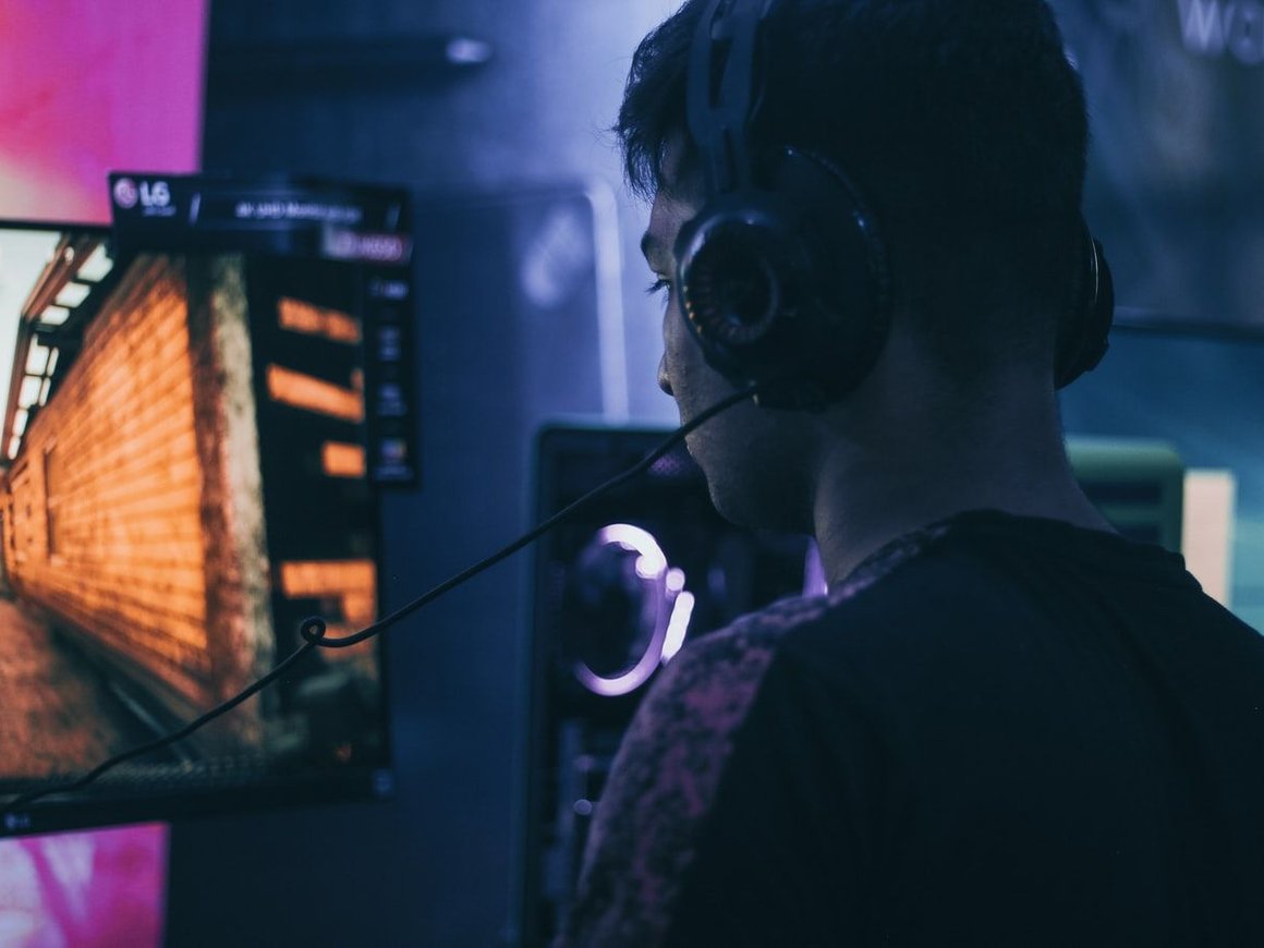 Трейлер Нолана в Fortnite, «Кибершолдерс» и концерт Трэвиса Скотта: как и с кем киберспорт объединяется в кризис