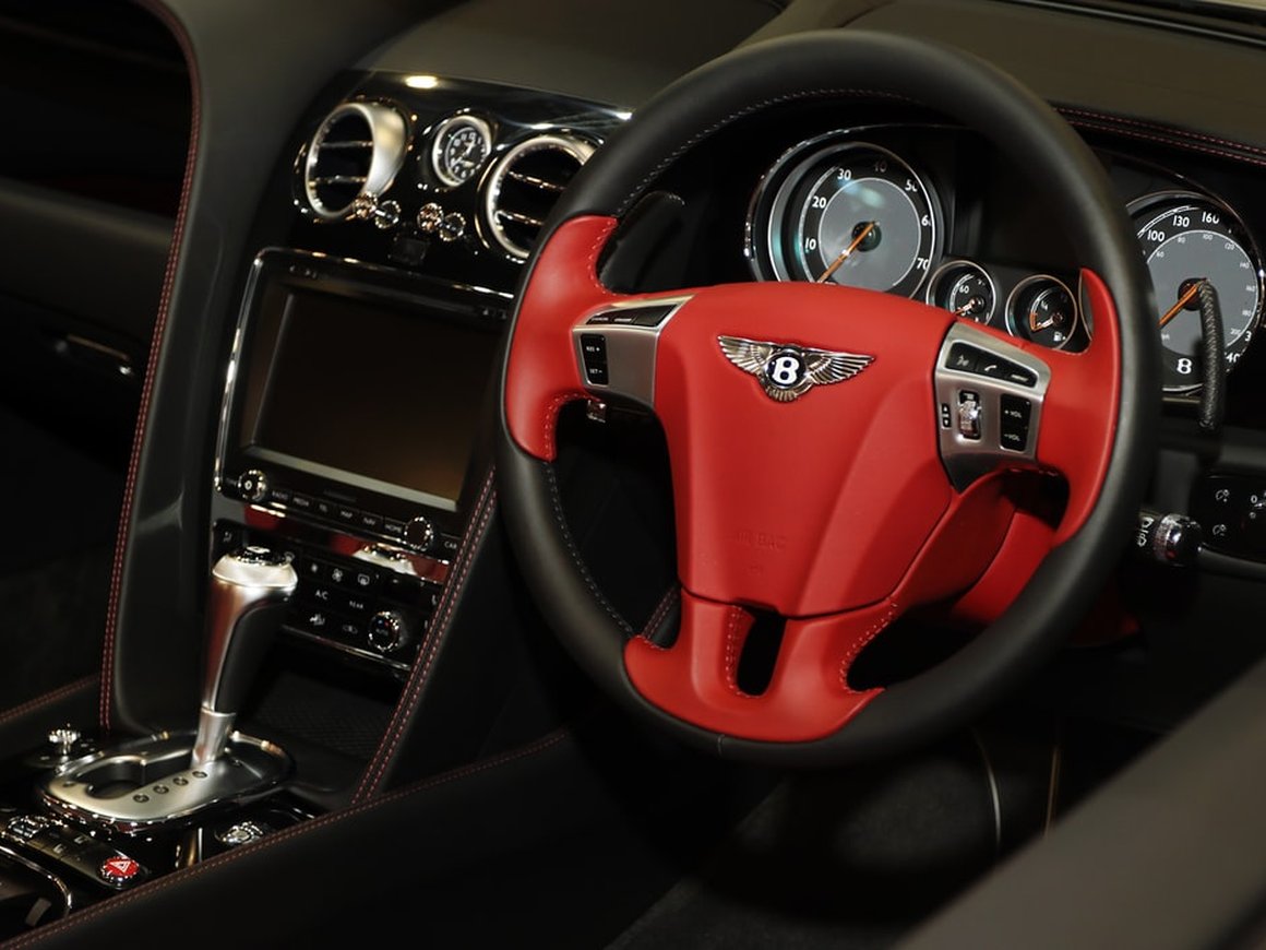 Bentley полностью перейдет на выпуск электрокаров