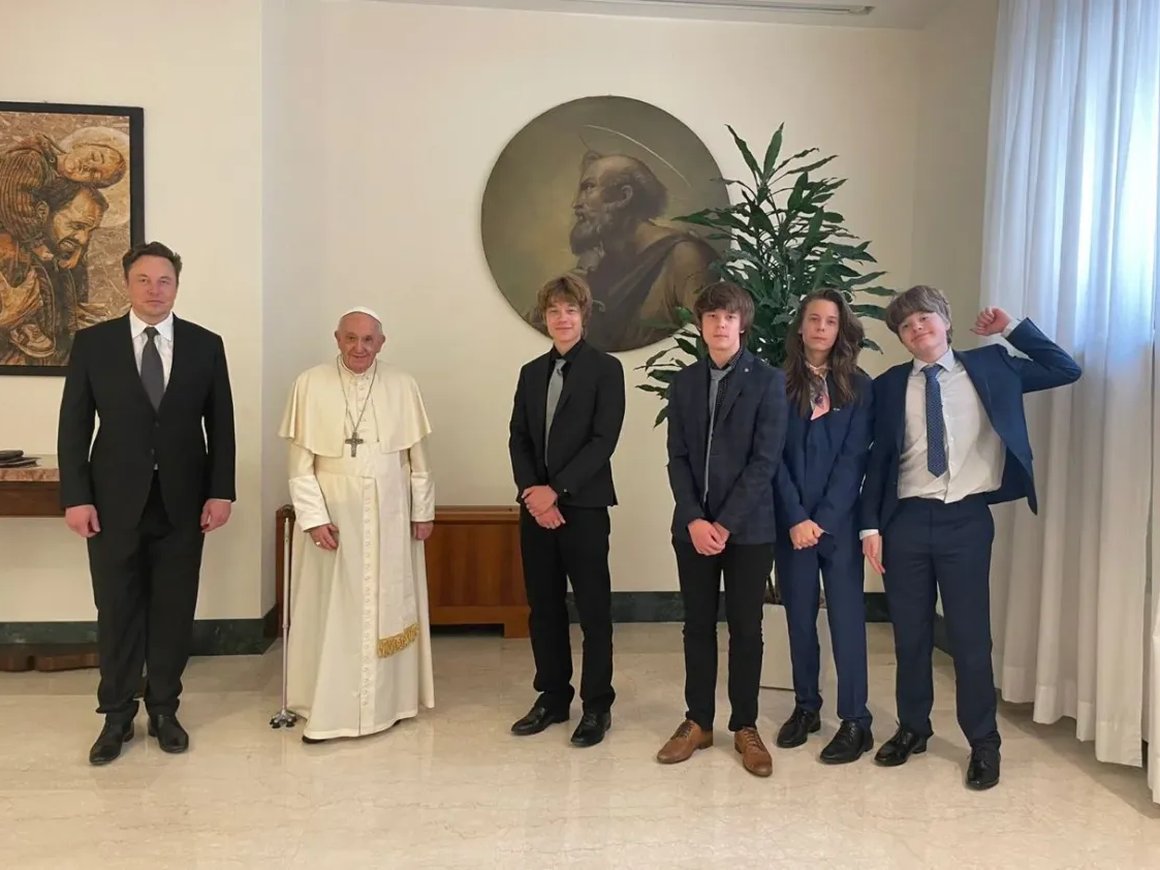 У Илона Маска родились близнецы от топ-менеджера основанной им Neuralink