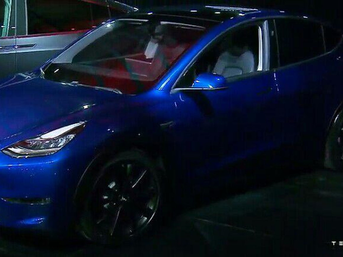 Tesla показала новый электрокар — кроссовер Model Y