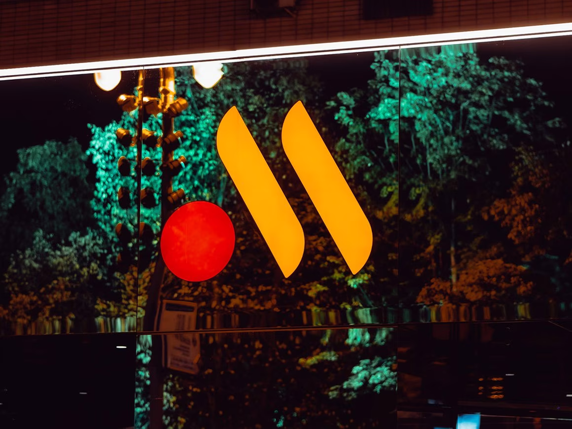 «Вкусно – и точка» запустит доставку через сервисы «Яндекс.Еда» и Delivery Club