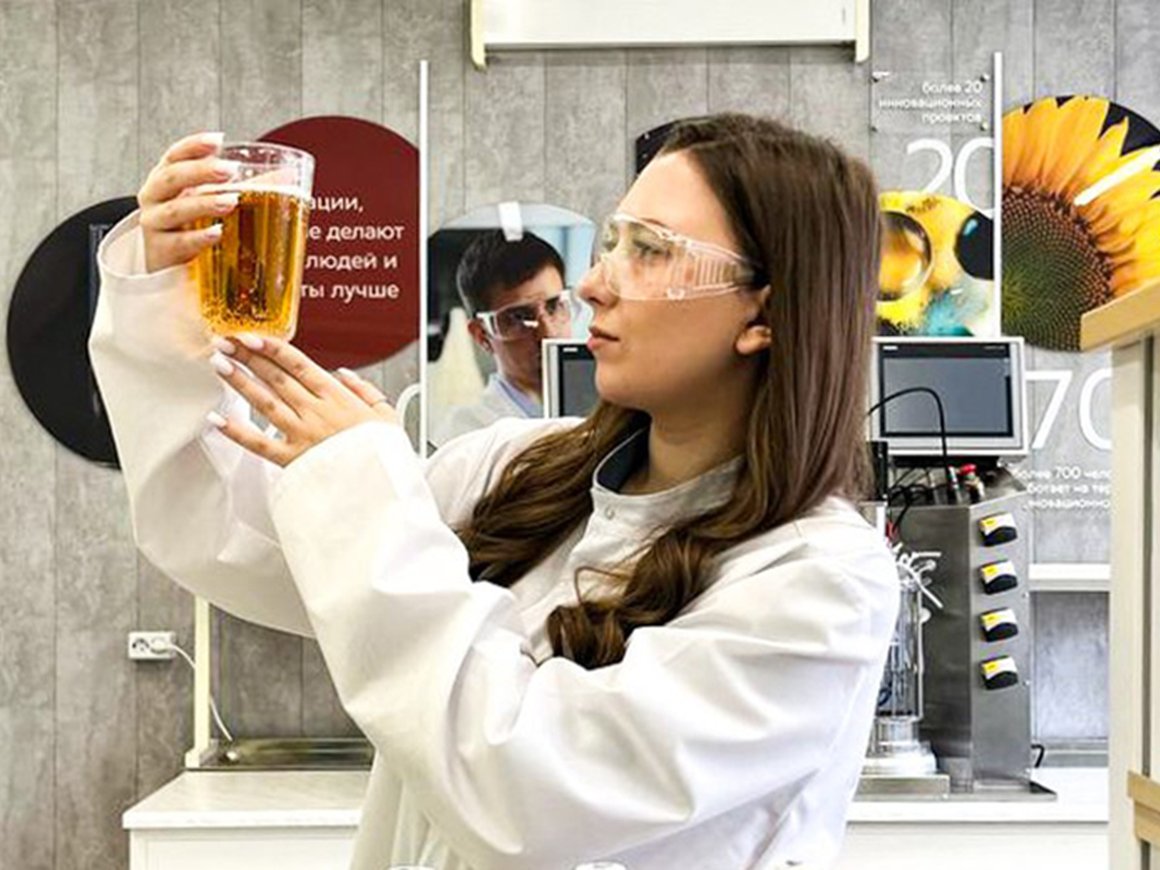 Выпускницы омского вуза разработали безалкогольное крафтовое пиво по математической модели