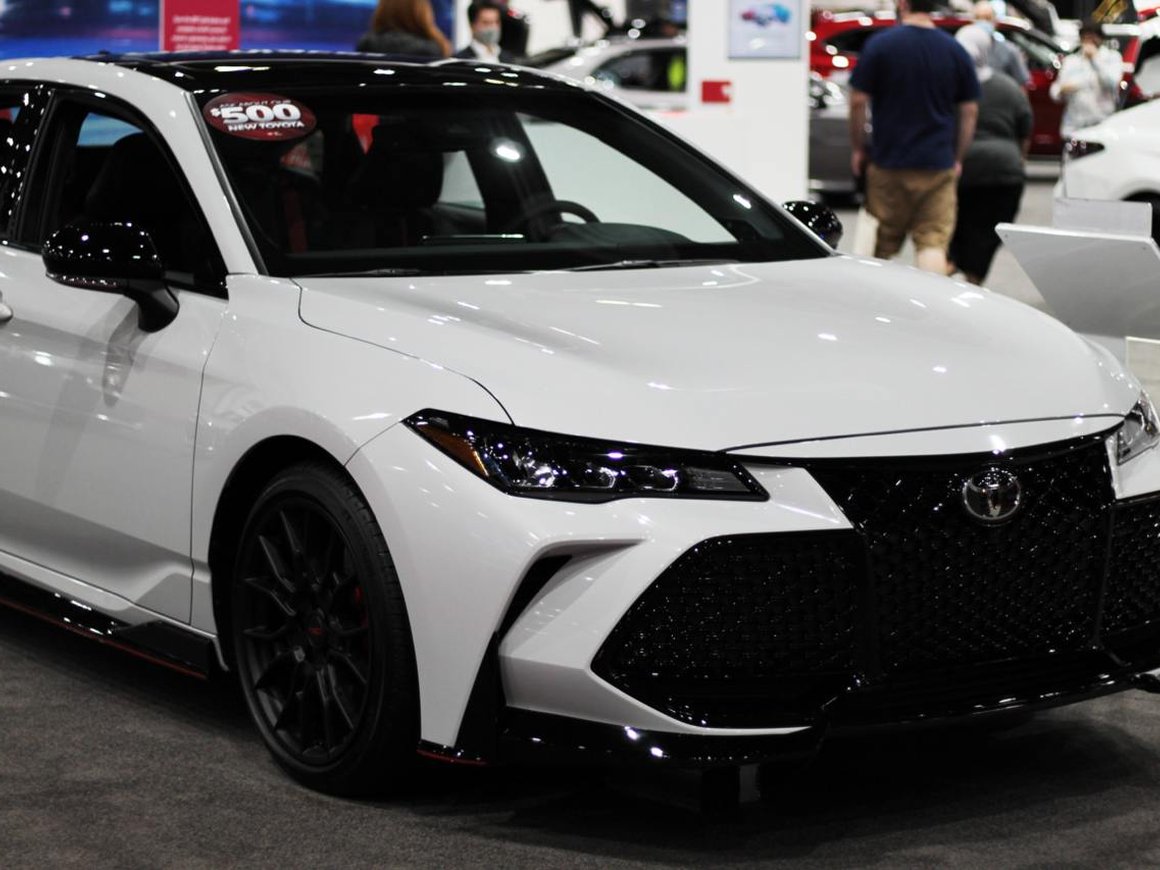 Camry найдена лучшая замена: в России появился новый седан от Toyota