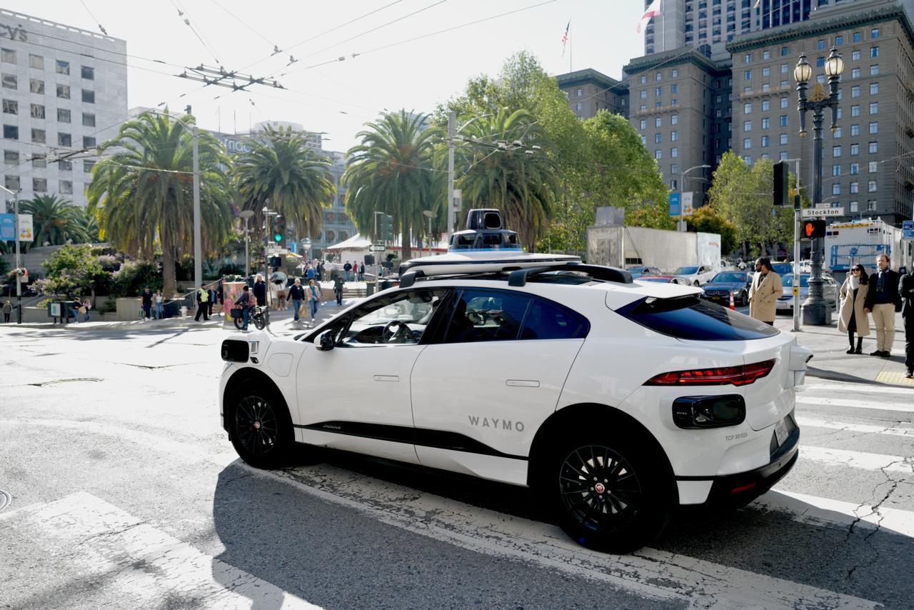 Uber пересадит жителей ОАЭ на роботакси в партнерстве с китайской WeRide
