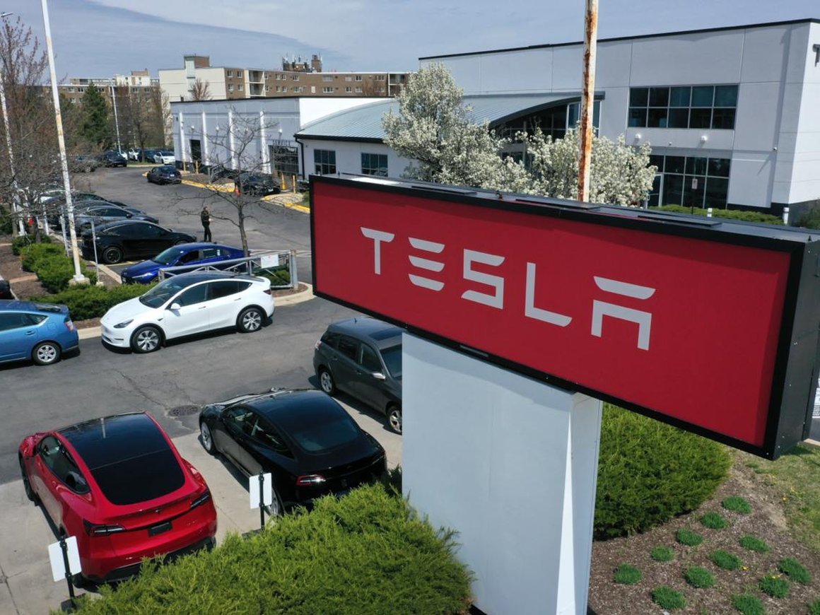 Самый дешевый электрокар Tesla Model 3 сняли с продажи