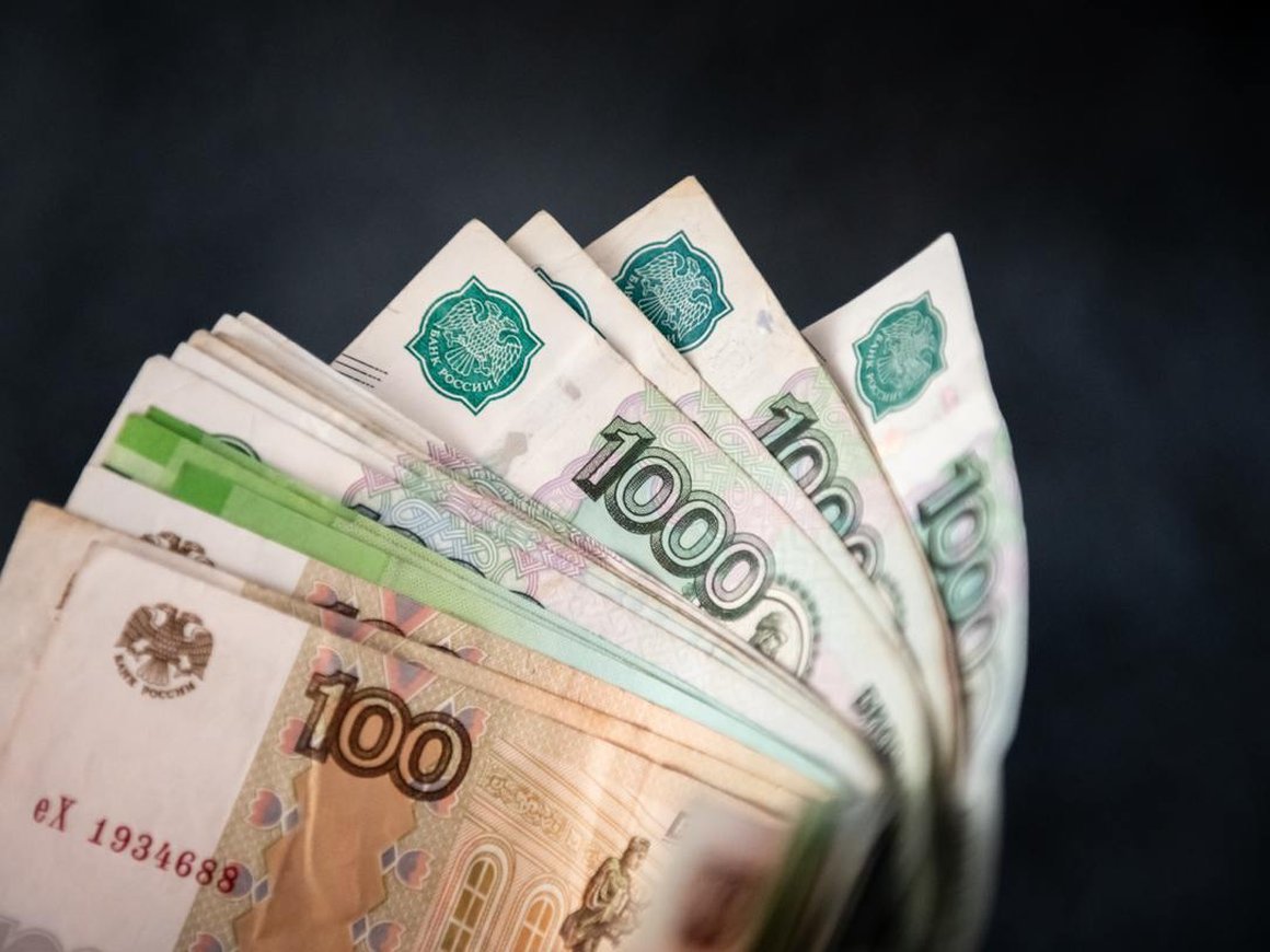 Госдума приняла закон о повышении МРОТ до 22 440 рублей