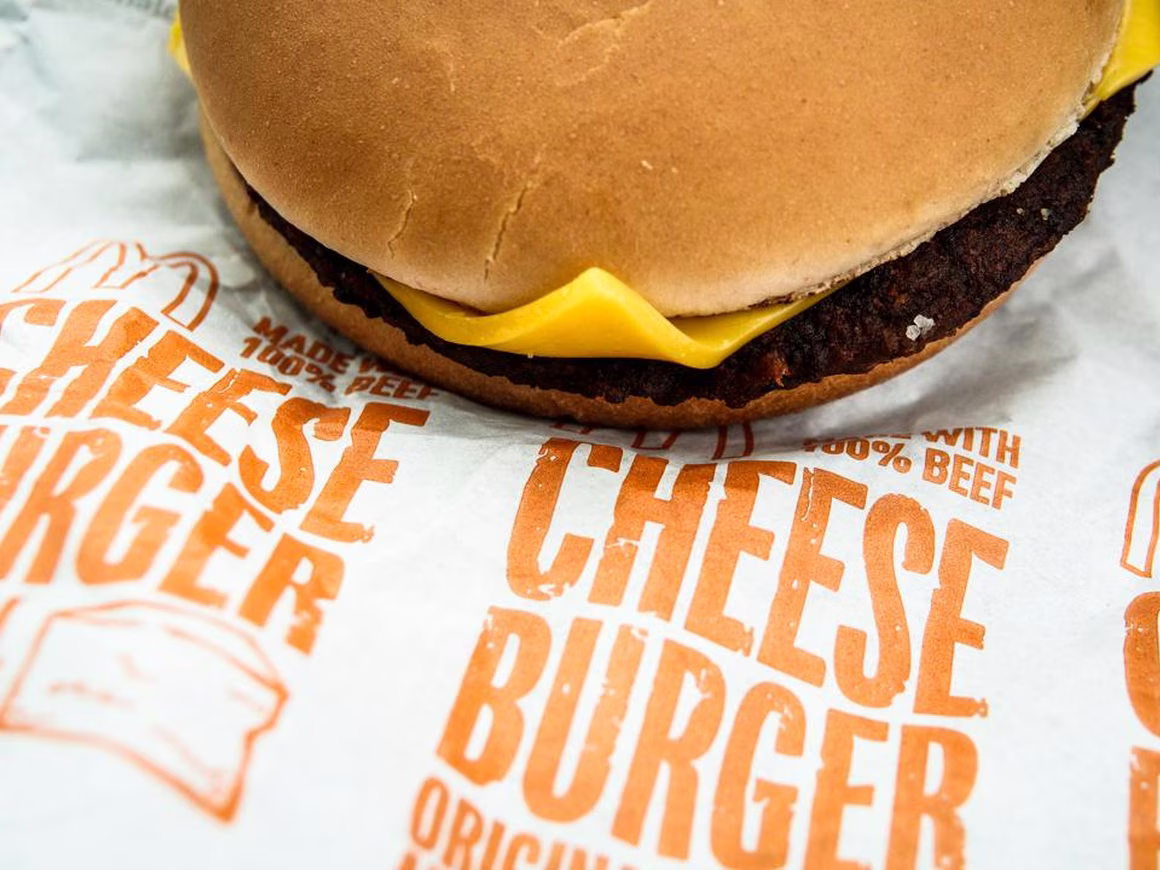 В США почти 50 человек заразились кишечной палочкой из-за бургеров McDonald's