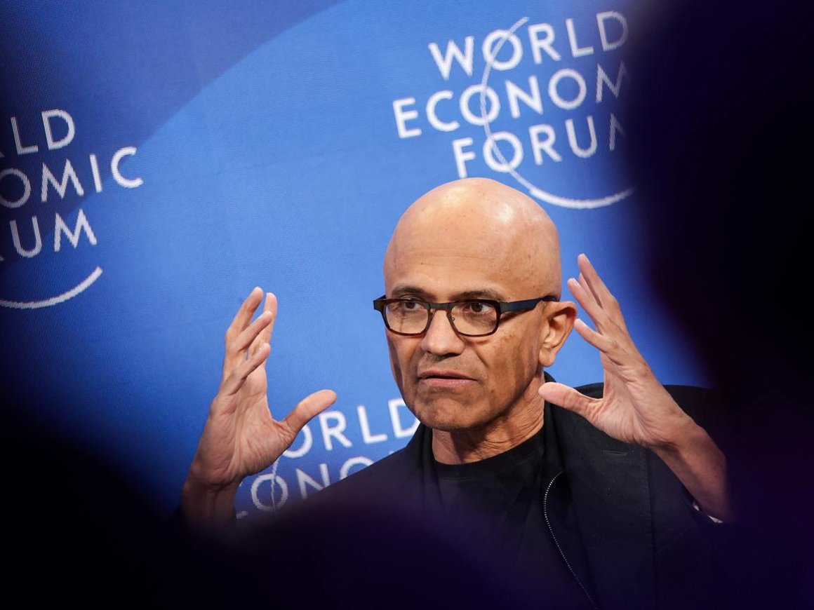 Годовая зарплата главы Microsoft выросла на 63% и приблизилась к его доходу 10 лет назад