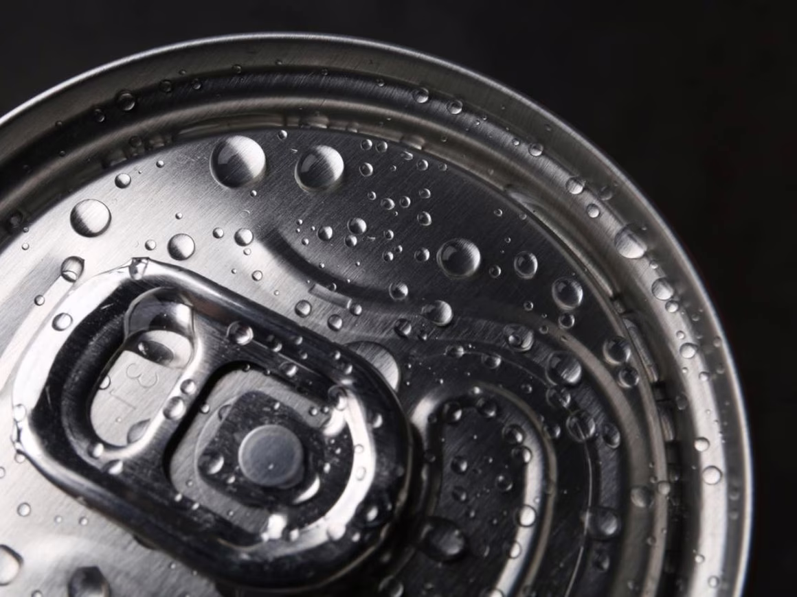 Власти планируют обязать производителей энергетиков сообщать об их вреде в рекламе