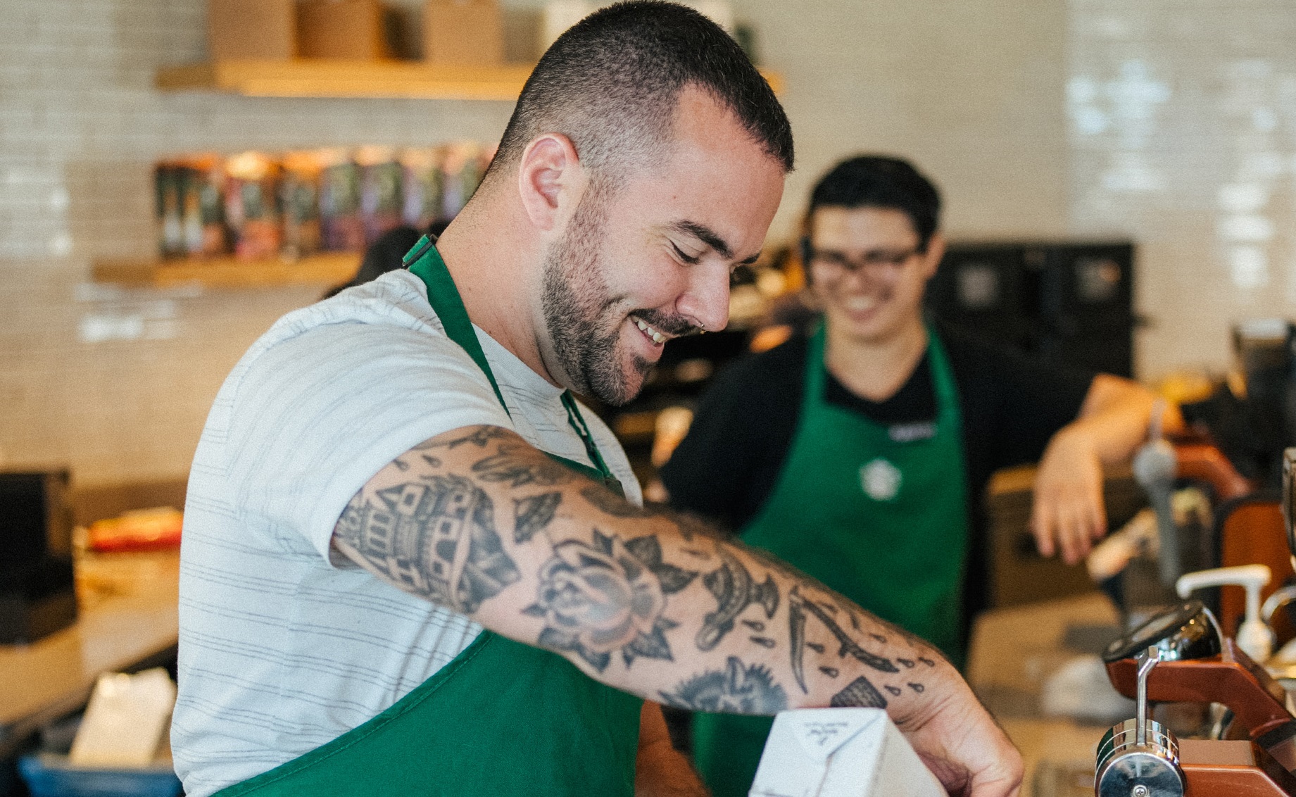 Starbucks с 7 ноября прекратит взимать плату за добавление растительного молока в кофе
