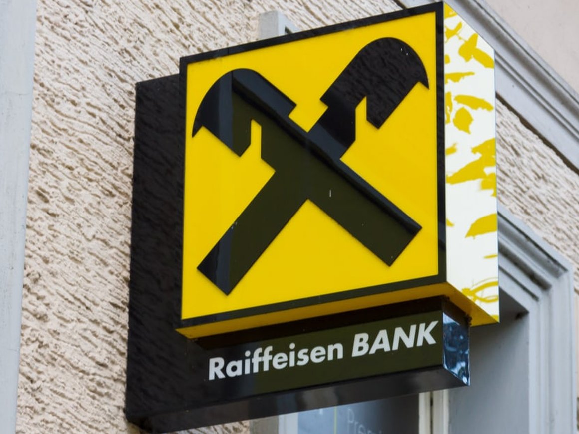 ЕЦБ требует от UniCredit и Raiffeisen создать финансовый буфер на случай рисков из-за работы в РФ