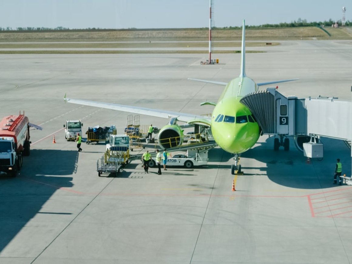 Аэропорт Домодедово перешел под управление Росавиации — «Известия»