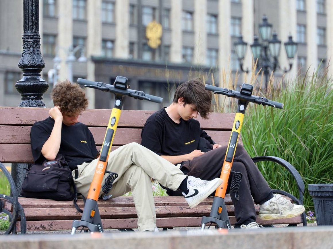 Кикшеринговые компании попросили верифицировать пользователей прокатных электросамокатов через «Госуслуги»