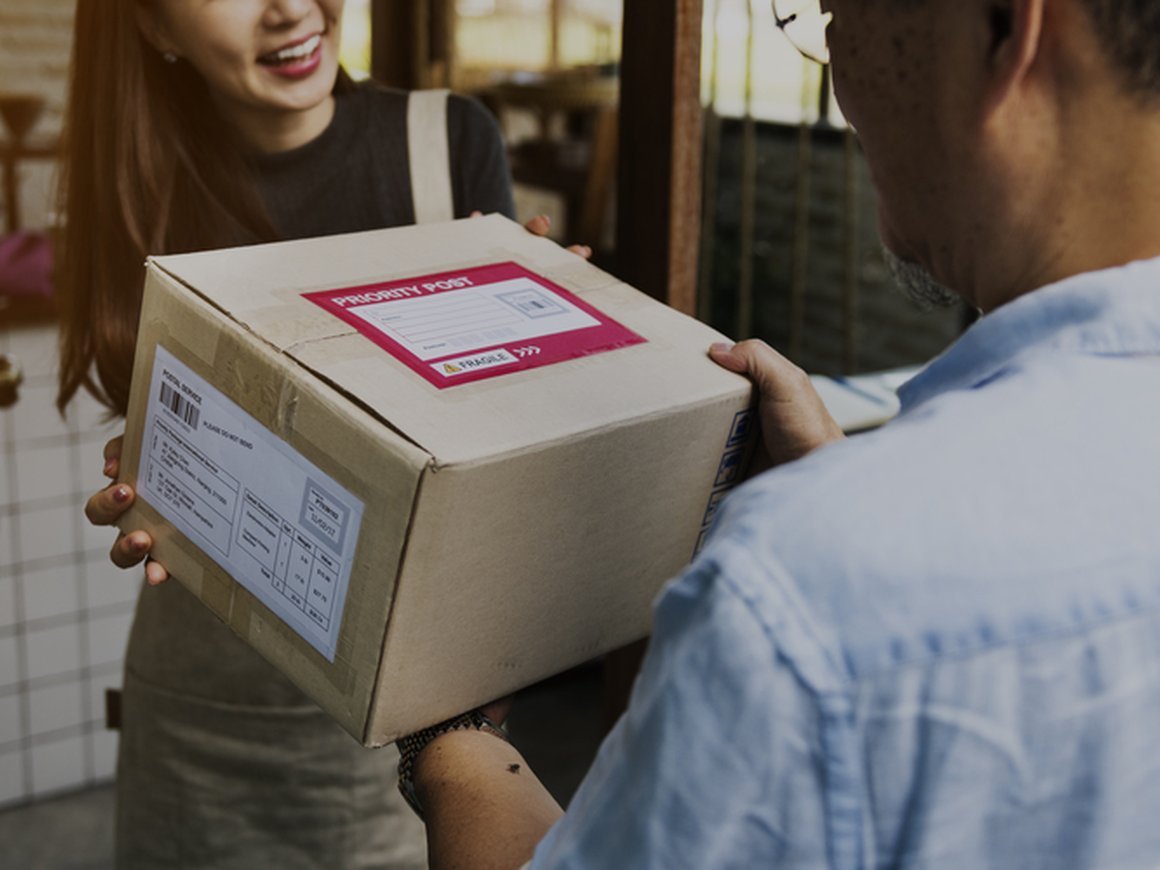 Ozon вернул бесплатную доставку спустя полтора месяца после ее отмены